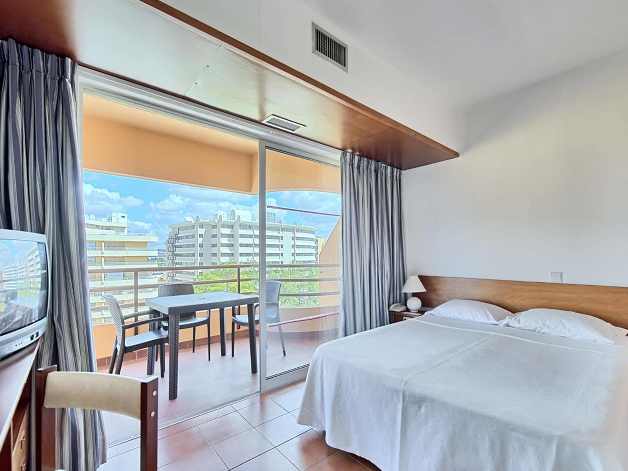 Aparthotel Dom Pedro Portobelo à Vilamoura Extérieur photo